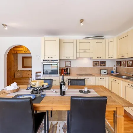 True-sura Nr. 3 Scuol